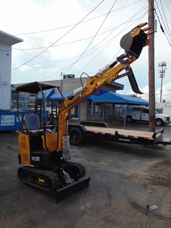 2024 AGROTK H-12R MINI-Excavator – Bucket & Thumb – 3,500 LBS – 12″ TOOTH BUCKET – BACKFILL BLADE – 23 HP GAS POWERED - Image 5