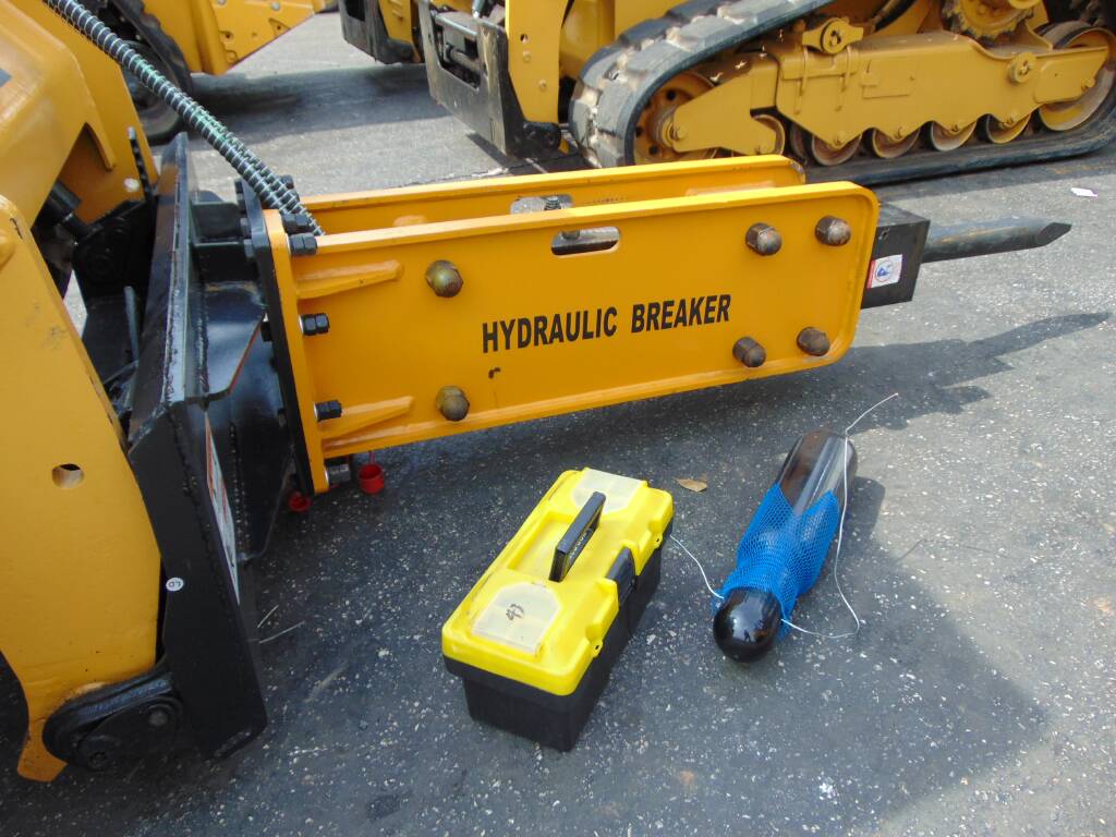 2025 WOLVERINE Skid Steer Attachment ZW-750 SEVERE DUTY - Image 4