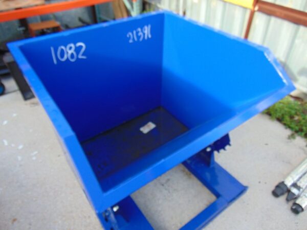 2025 USA STEEL 1 YARD DUMPING HOPPER MINI DUMPSTER WASTE BIN spring loaded easy dump – forklift slots - Image 2